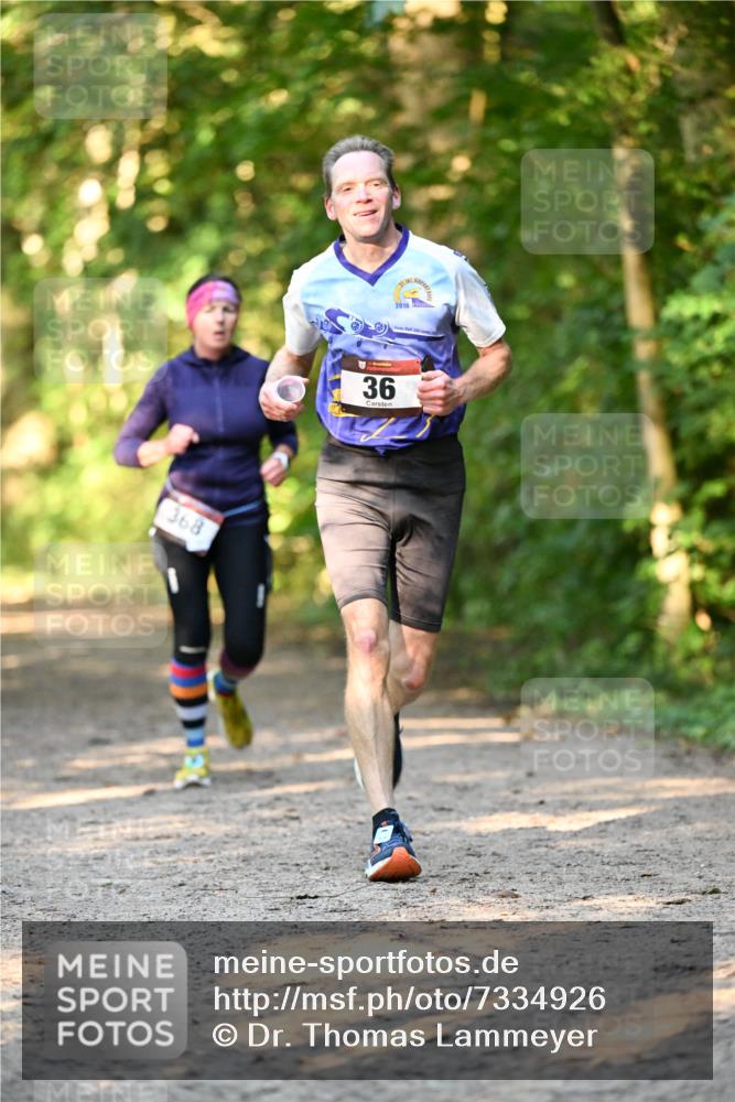 06.10.2024 - Bramfelder Halbmarathon 2024 Dr. Thomas Lammeyer http://msf.ph/oto/7334926 06.10.2024 09:53:14 Laufen 368, 2010, 36 meine-sportfotos.de