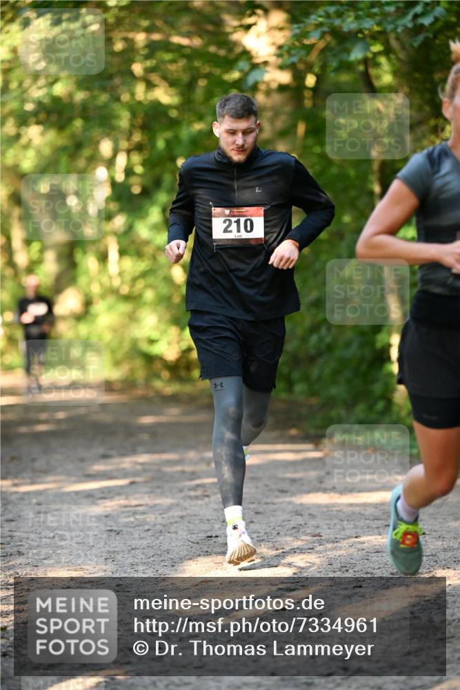 06.10.2024 - Bramfelder Halbmarathon 2024 Dr. Thomas Lammeyer http://msf.ph/oto/7334961 06.10.2024 09:53:21 Laufen 210 meine-sportfotos.de