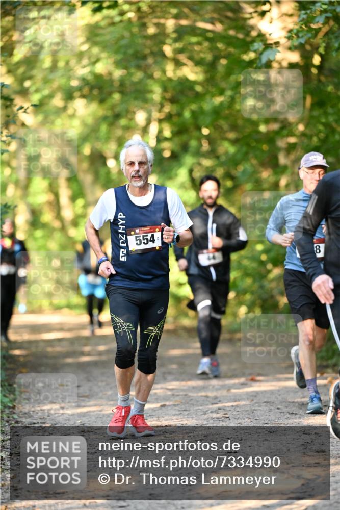 06.10.2024 - Bramfelder Halbmarathon 2024 Dr. Thomas Lammeyer http://msf.ph/oto/7334990 06.10.2024 09:53:32 Laufen 554, 8 meine-sportfotos.de