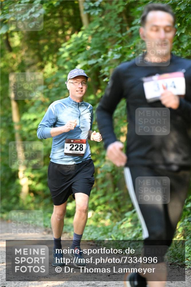 06.10.2024 - Bramfelder Halbmarathon 2024 Dr. Thomas Lammeyer http://msf.ph/oto/7334996 06.10.2024 09:53:34 Laufen 50, 228, 394 meine-sportfotos.de