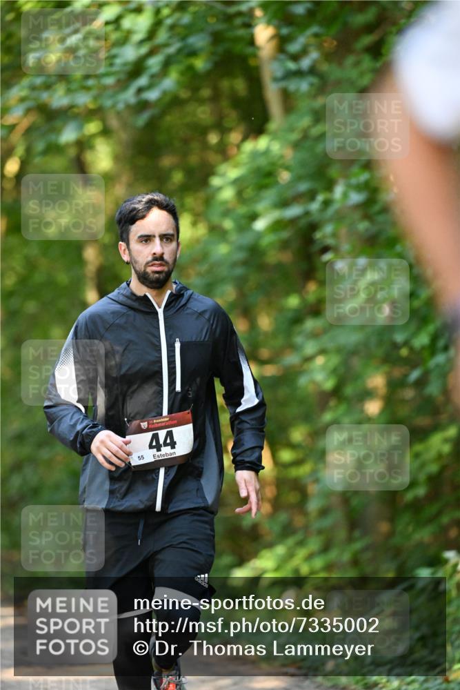 06.10.2024 - Bramfelder Halbmarathon 2024 Dr. Thomas Lammeyer http://msf.ph/oto/7335002 06.10.2024 09:53:36 Laufen 33, 44, 55 meine-sportfotos.de