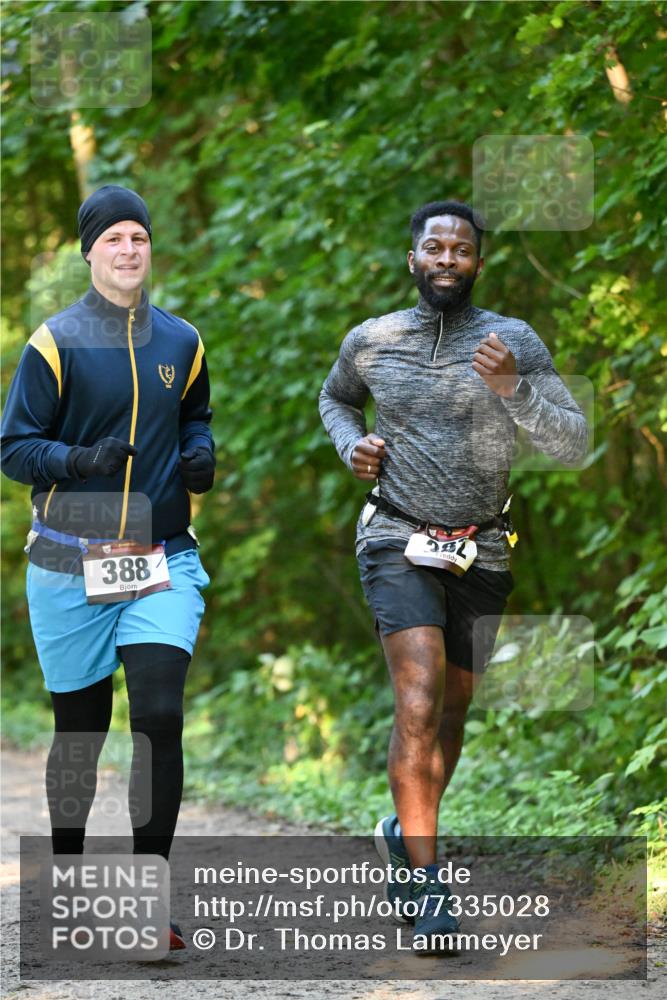 06.10.2024 - Bramfelder Halbmarathon 2024 Dr. Thomas Lammeyer http://msf.ph/oto/7335028 06.10.2024 09:53:43 Laufen 388 meine-sportfotos.de