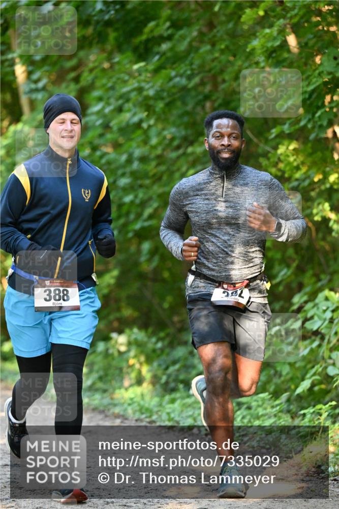 06.10.2024 - Bramfelder Halbmarathon 2024 Dr. Thomas Lammeyer http://msf.ph/oto/7335029 06.10.2024 09:53:43 Laufen 3, 388 meine-sportfotos.de