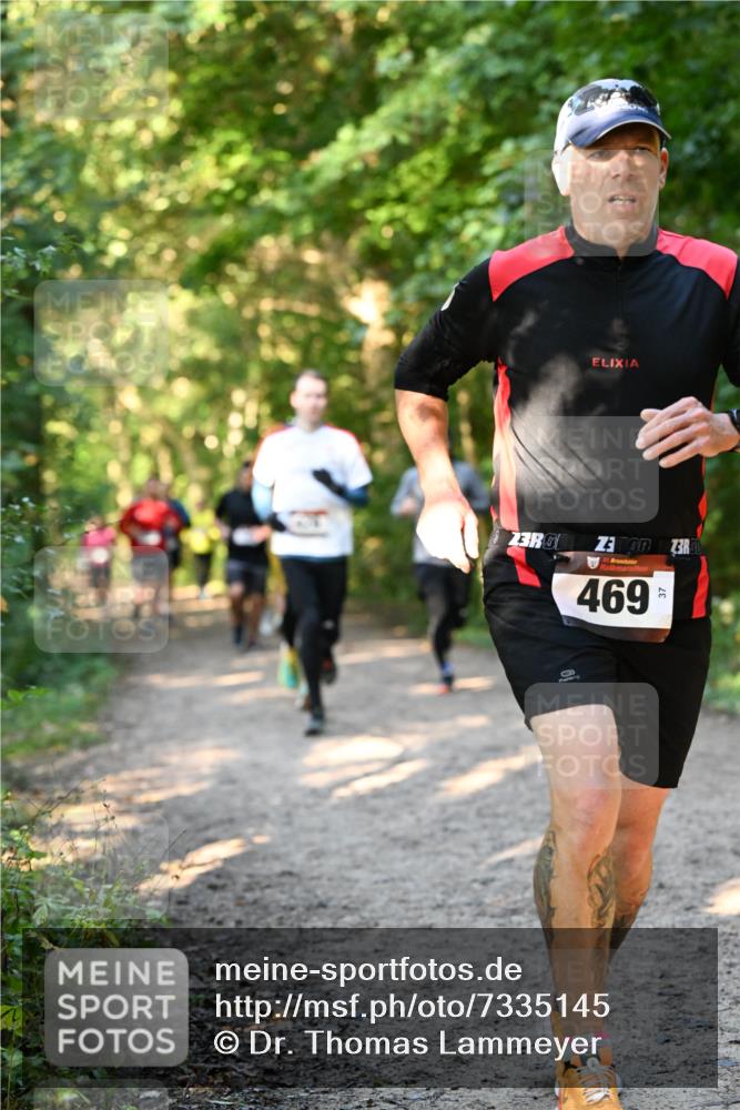 06.10.2024 - Bramfelder Halbmarathon 2024 Dr. Thomas Lammeyer http://msf.ph/oto/7335145 06.10.2024 09:54:10 Laufen 23, 0, 30, 3, 469 meine-sportfotos.de