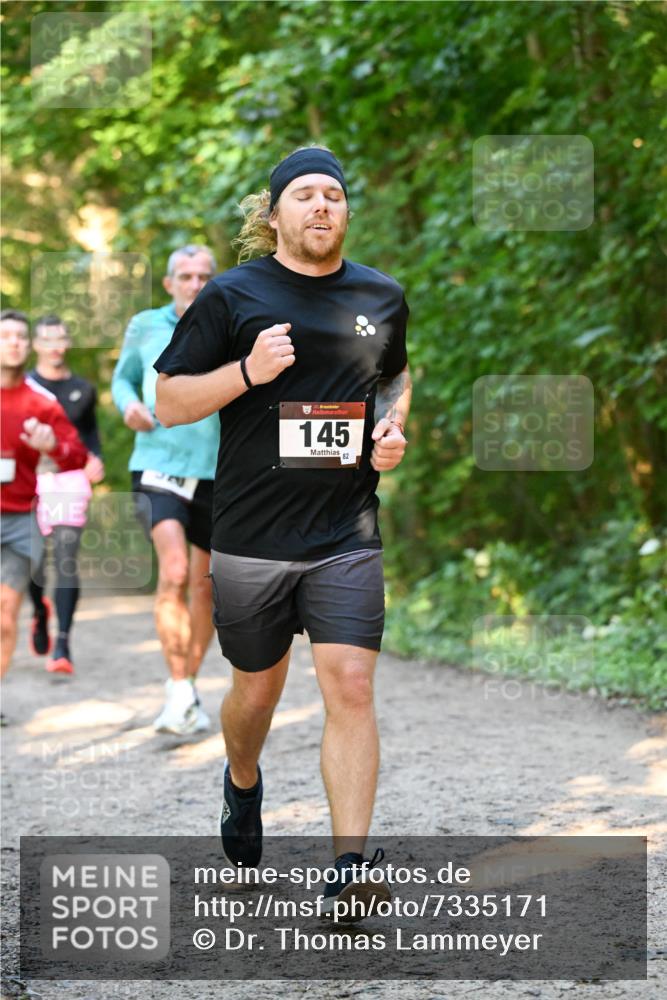 06.10.2024 - Bramfelder Halbmarathon 2024 Dr. Thomas Lammeyer http://msf.ph/oto/7335171 06.10.2024 09:54:16 Laufen 33, 145, 82 meine-sportfotos.de