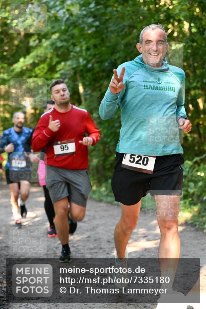 06.10.2024 - Bramfelder Halbmarathon 2024 Dr. Thomas Lammeyer http://msf.ph/oto/7335180 06.10.2024 09:54:18 Laufen 140, 95, 95, 520 meine-sportfotos.de