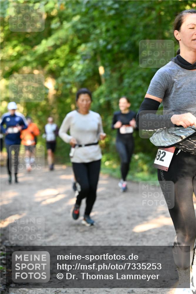 06.10.2024 - Bramfelder Halbmarathon 2024 Dr. Thomas Lammeyer http://msf.ph/oto/7335253 06.10.2024 09:54:40 Laufen 92, 2 meine-sportfotos.de