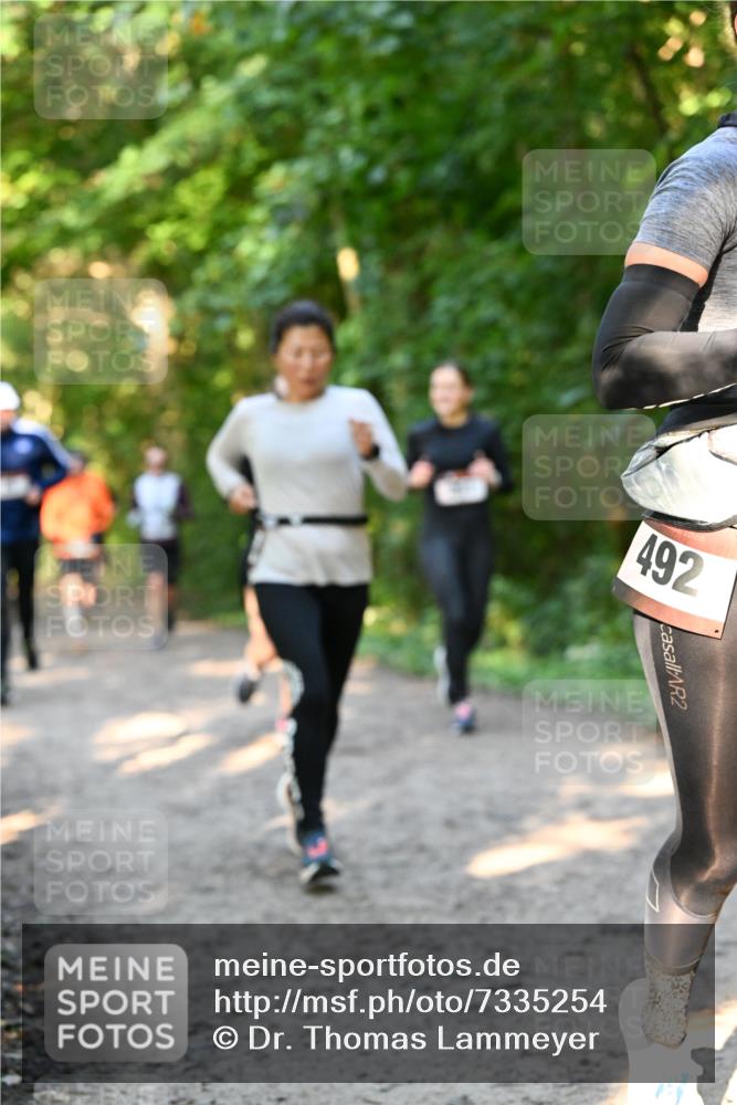 06.10.2024 - Bramfelder Halbmarathon 2024 Dr. Thomas Lammeyer http://msf.ph/oto/7335254 06.10.2024 09:54:41 Laufen 492, 2 meine-sportfotos.de