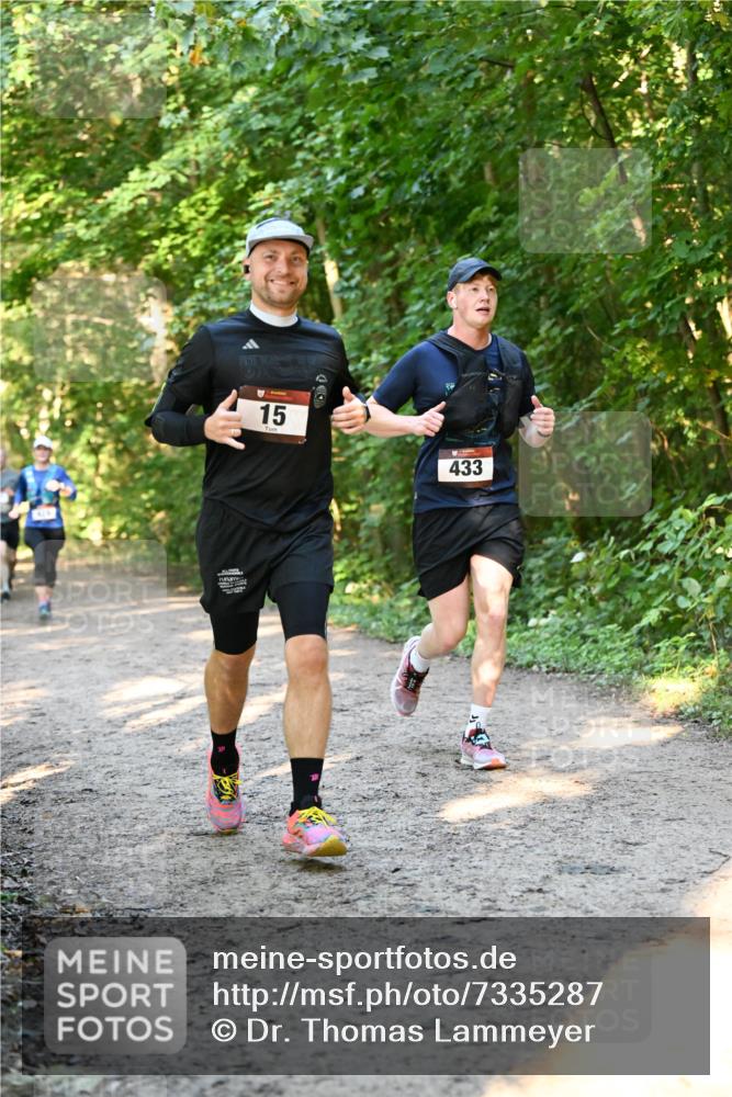 06.10.2024 - Bramfelder Halbmarathon 2024 Dr. Thomas Lammeyer http://msf.ph/oto/7335287 06.10.2024 09:54:47 Laufen 15, 433 meine-sportfotos.de
