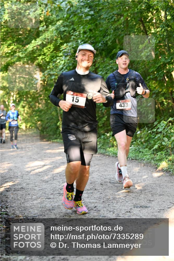 06.10.2024 - Bramfelder Halbmarathon 2024 Dr. Thomas Lammeyer http://msf.ph/oto/7335289 06.10.2024 09:54:47 Laufen 15, 433 meine-sportfotos.de