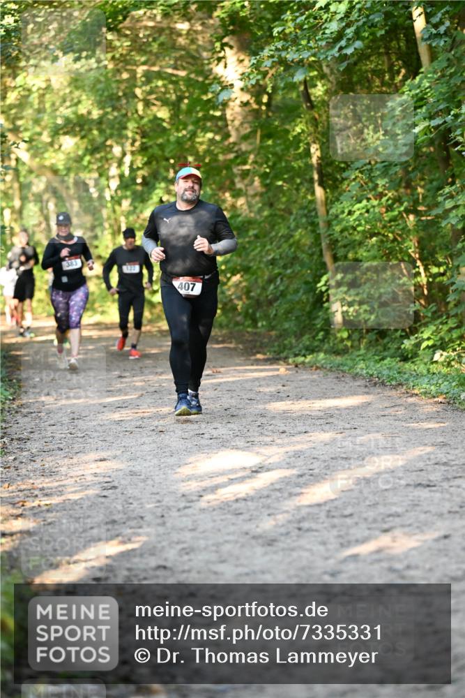 06.10.2024 - Bramfelder Halbmarathon 2024 Dr. Thomas Lammeyer http://msf.ph/oto/7335331 06.10.2024 09:54:58 Laufen 383, 407 meine-sportfotos.de