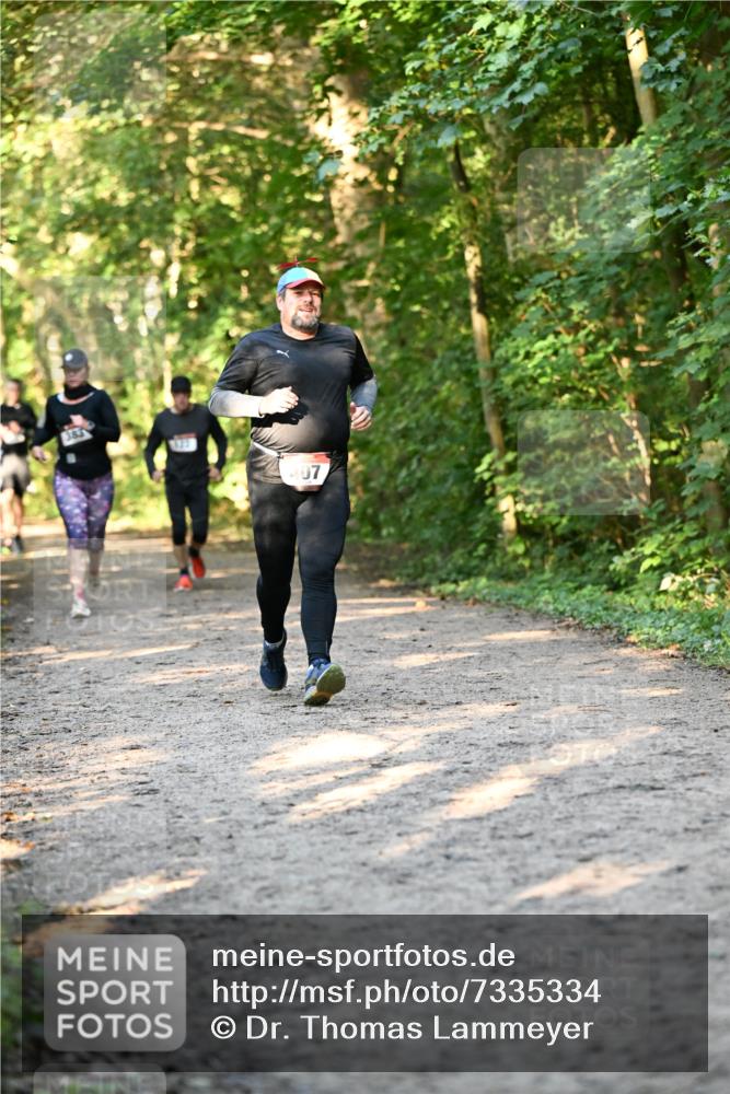 06.10.2024 - Bramfelder Halbmarathon 2024 Dr. Thomas Lammeyer http://msf.ph/oto/7335334 06.10.2024 09:54:58 Laufen 383, 407 meine-sportfotos.de