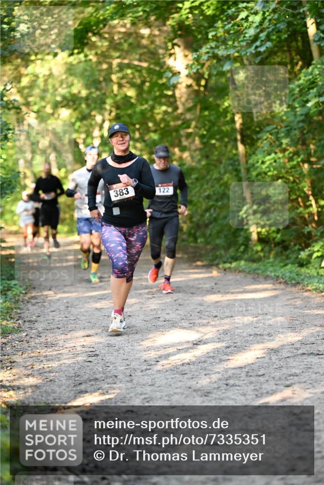 06.10.2024 - Bramfelder Halbmarathon 2024 Dr. Thomas Lammeyer http://msf.ph/oto/7335351 06.10.2024 09:55:01 Laufen 383, 122 meine-sportfotos.de