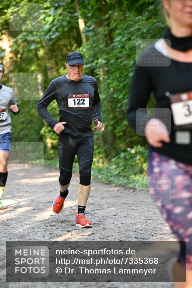 06.10.2024 - Bramfelder Halbmarathon 2024 Dr. Thomas Lammeyer http://msf.ph/oto/7335368 06.10.2024 09:55:04 Laufen 27, 122, 3 meine-sportfotos.de