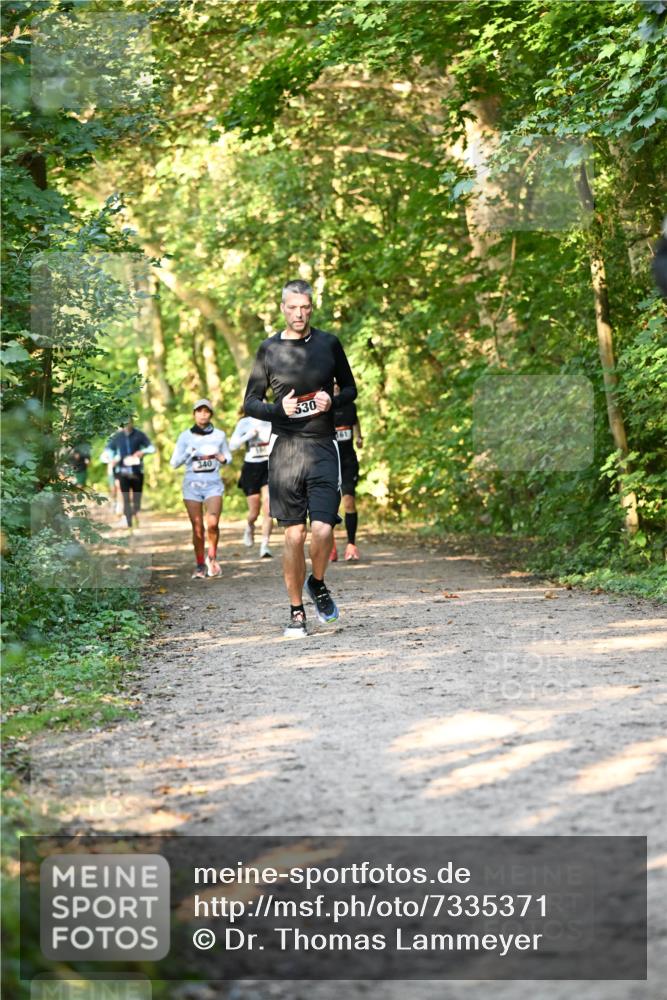06.10.2024 - Bramfelder Halbmarathon 2024 Dr. Thomas Lammeyer http://msf.ph/oto/7335371 06.10.2024 09:55:06 Laufen 340, 530, 61 meine-sportfotos.de