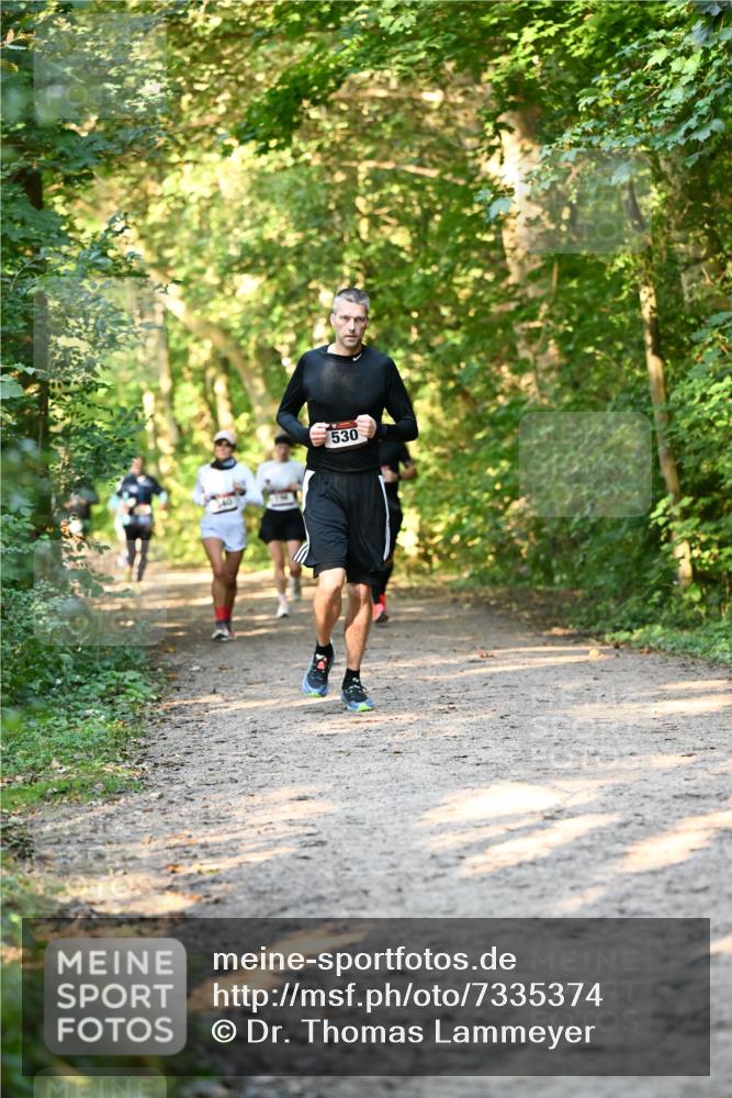 06.10.2024 - Bramfelder Halbmarathon 2024 Dr. Thomas Lammeyer http://msf.ph/oto/7335374 06.10.2024 09:55:06 Laufen 530 meine-sportfotos.de