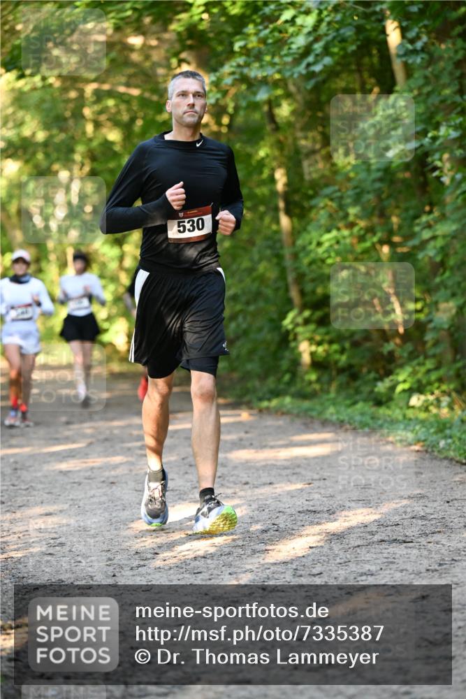 06.10.2024 - Bramfelder Halbmarathon 2024 Dr. Thomas Lammeyer http://msf.ph/oto/7335387 06.10.2024 09:55:08 Laufen 530 meine-sportfotos.de