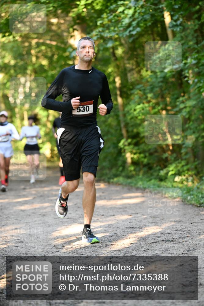06.10.2024 - Bramfelder Halbmarathon 2024 Dr. Thomas Lammeyer http://msf.ph/oto/7335388 06.10.2024 09:55:08 Laufen 530 meine-sportfotos.de