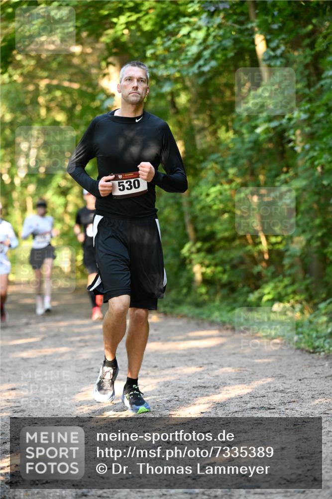 06.10.2024 - Bramfelder Halbmarathon 2024 Dr. Thomas Lammeyer http://msf.ph/oto/7335389 06.10.2024 09:55:09 Laufen 530 meine-sportfotos.de