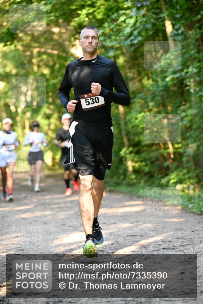 06.10.2024 - Bramfelder Halbmarathon 2024 Dr. Thomas Lammeyer http://msf.ph/oto/7335390 06.10.2024 09:55:09 Laufen 530 meine-sportfotos.de