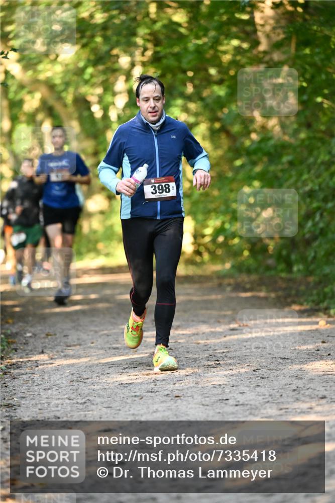 06.10.2024 - Bramfelder Halbmarathon 2024 Dr. Thomas Lammeyer http://msf.ph/oto/7335418 06.10.2024 09:55:16 Laufen 398, 2 meine-sportfotos.de