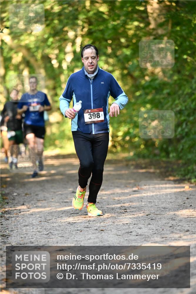 06.10.2024 - Bramfelder Halbmarathon 2024 Dr. Thomas Lammeyer http://msf.ph/oto/7335419 06.10.2024 09:55:17 Laufen 398 meine-sportfotos.de