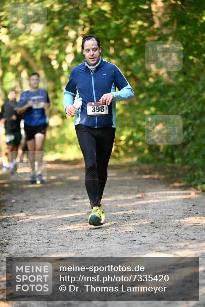 06.10.2024 - Bramfelder Halbmarathon 2024 Dr. Thomas Lammeyer http://msf.ph/oto/7335420 06.10.2024 09:55:17 Laufen 398 meine-sportfotos.de