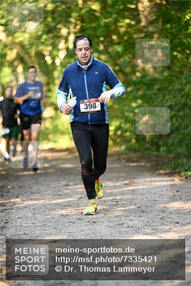 06.10.2024 - Bramfelder Halbmarathon 2024 Dr. Thomas Lammeyer http://msf.ph/oto/7335421 06.10.2024 09:55:17 Laufen 398, 103 meine-sportfotos.de