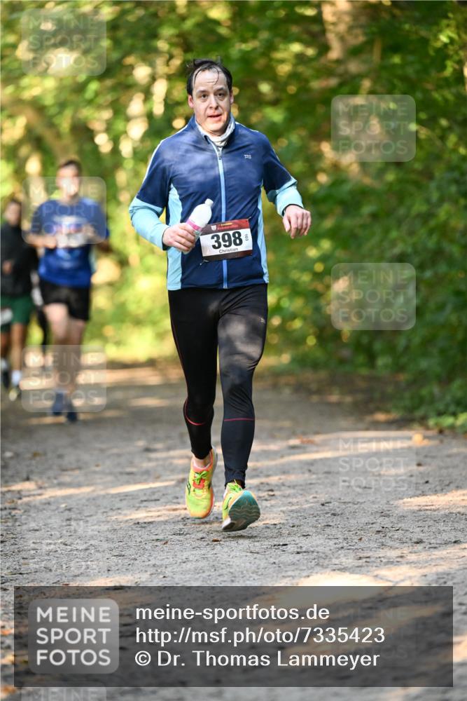 06.10.2024 - Bramfelder Halbmarathon 2024 Dr. Thomas Lammeyer http://msf.ph/oto/7335423 06.10.2024 09:55:17 Laufen 398 meine-sportfotos.de