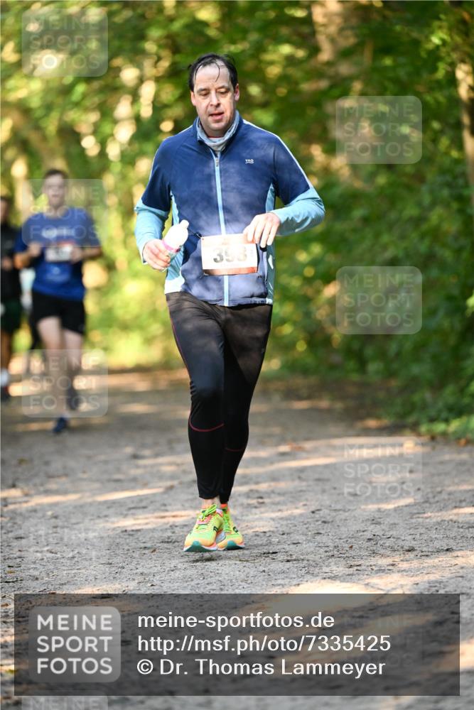 06.10.2024 - Bramfelder Halbmarathon 2024 Dr. Thomas Lammeyer http://msf.ph/oto/7335425 06.10.2024 09:55:17 Laufen 3934 meine-sportfotos.de