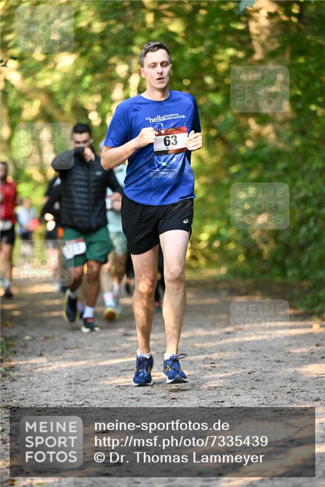 06.10.2024 - Bramfelder Halbmarathon 2024 Dr. Thomas Lammeyer http://msf.ph/oto/7335439 06.10.2024 09:55:22 Laufen 323, 63 meine-sportfotos.de