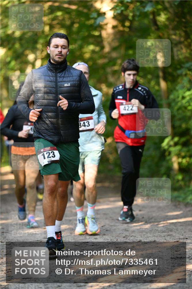 06.10.2024 - Bramfelder Halbmarathon 2024 Dr. Thomas Lammeyer http://msf.ph/oto/7335461 06.10.2024 09:55:25 Laufen 123, 843, 422 meine-sportfotos.de