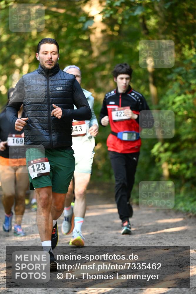 06.10.2024 - Bramfelder Halbmarathon 2024 Dr. Thomas Lammeyer http://msf.ph/oto/7335462 06.10.2024 09:55:26 Laufen 169, 123, 2, 843, 422 meine-sportfotos.de