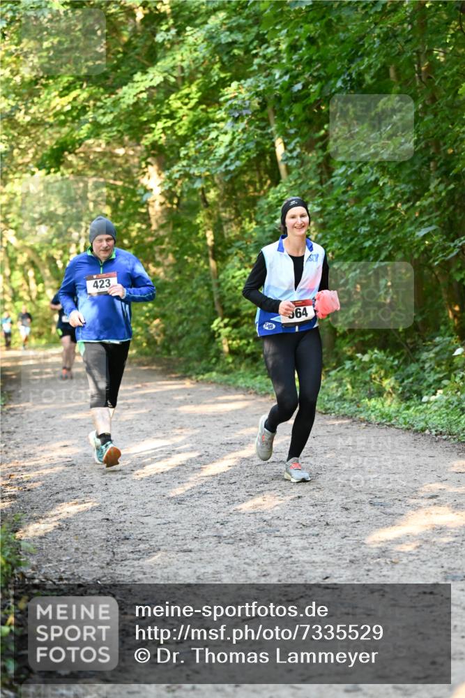 06.10.2024 - Bramfelder Halbmarathon 2024 Dr. Thomas Lammeyer http://msf.ph/oto/7335529 06.10.2024 09:55:38 Laufen 423, 564 meine-sportfotos.de
