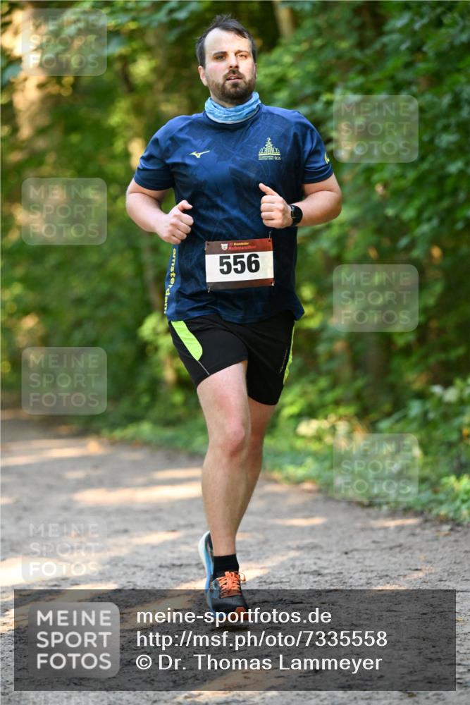 06.10.2024 - Bramfelder Halbmarathon 2024 Dr. Thomas Lammeyer http://msf.ph/oto/7335558 06.10.2024 09:55:44 Laufen 556 meine-sportfotos.de
