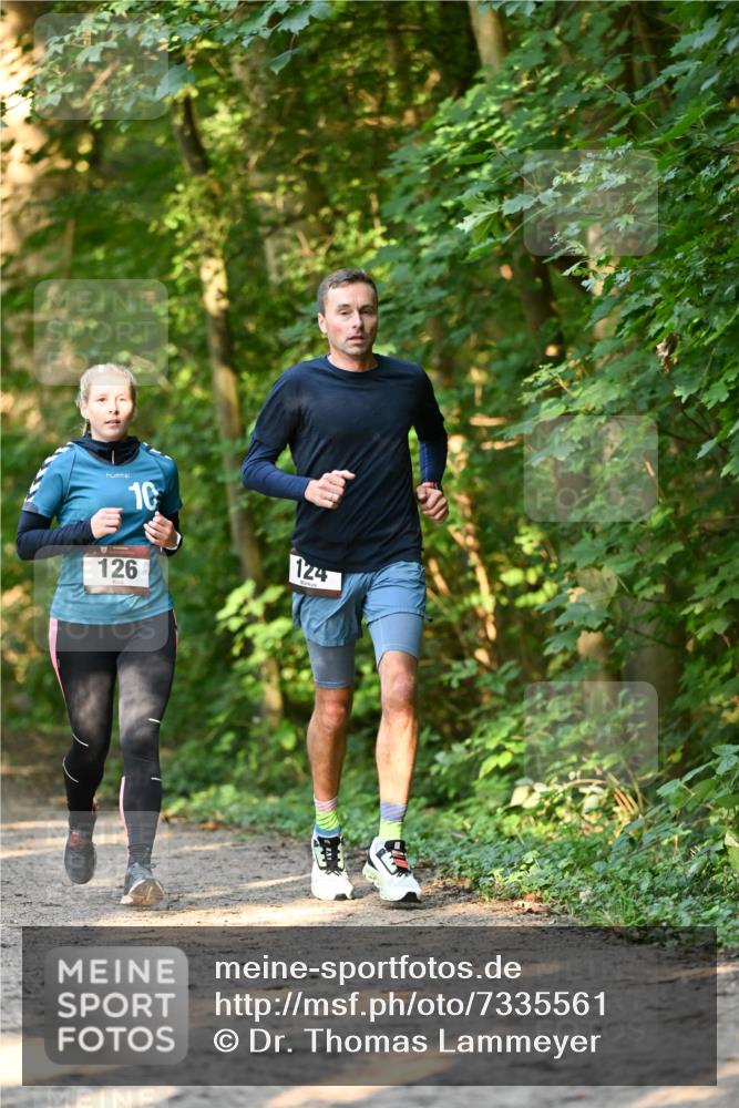 06.10.2024 - Bramfelder Halbmarathon 2024 Dr. Thomas Lammeyer http://msf.ph/oto/7335561 06.10.2024 09:55:55 Laufen 10, 126, 124 meine-sportfotos.de