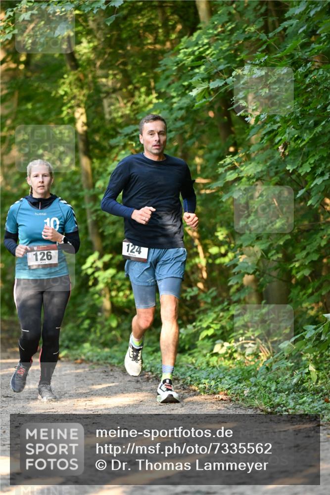 06.10.2024 - Bramfelder Halbmarathon 2024 Dr. Thomas Lammeyer http://msf.ph/oto/7335562 06.10.2024 09:55:55 Laufen 10, 126, 124 meine-sportfotos.de