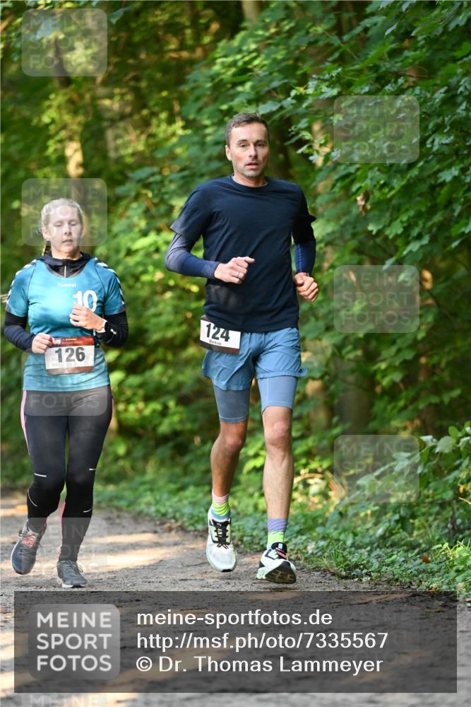 06.10.2024 - Bramfelder Halbmarathon 2024 Dr. Thomas Lammeyer http://msf.ph/oto/7335567 06.10.2024 09:55:55 Laufen 10, 126, 124 meine-sportfotos.de
