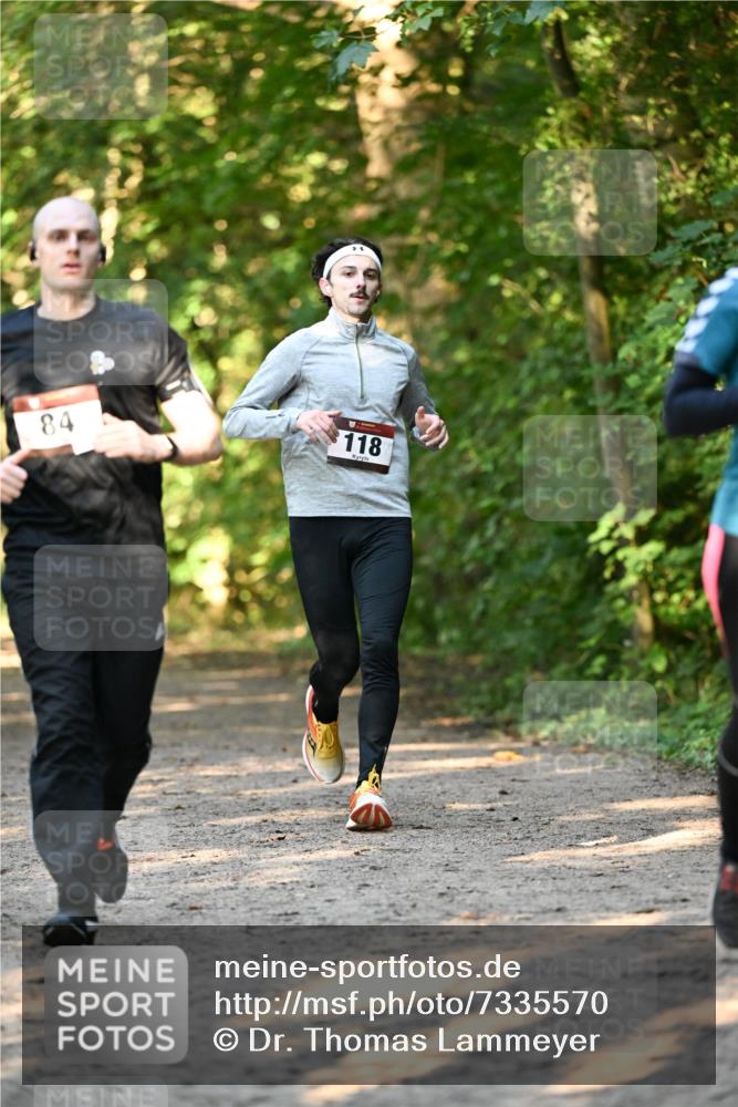 06.10.2024 - Bramfelder Halbmarathon 2024 Dr. Thomas Lammeyer http://msf.ph/oto/7335570 06.10.2024 09:55:57 Laufen 84, 118 meine-sportfotos.de
