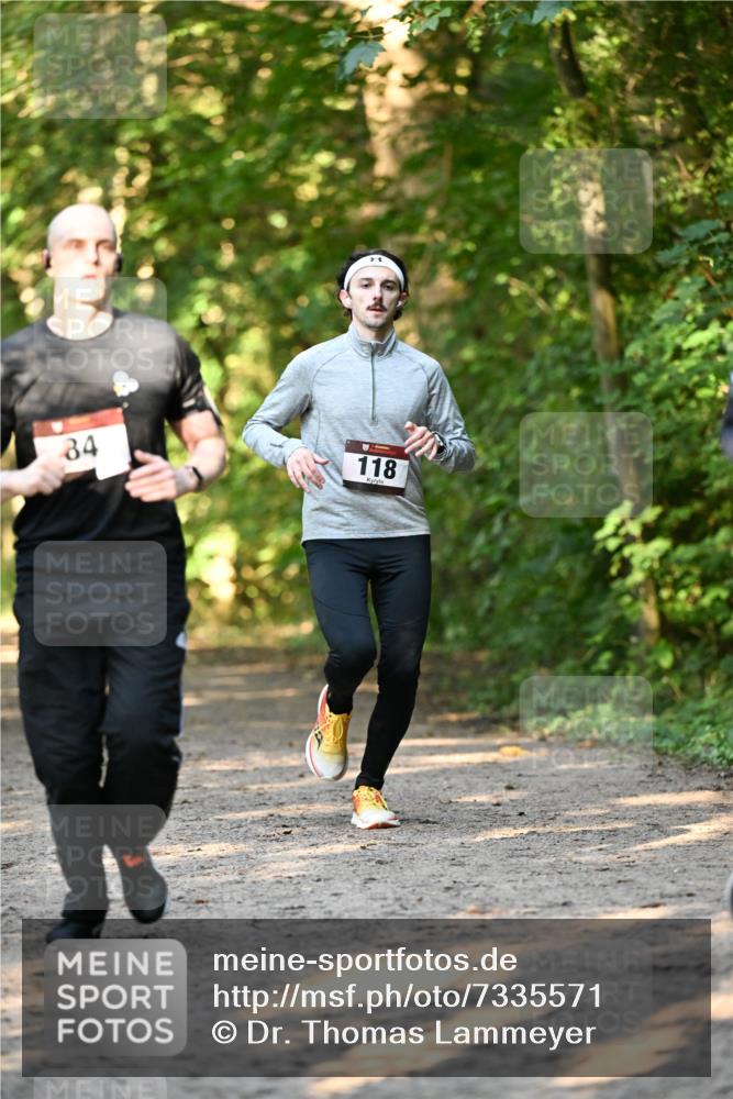 06.10.2024 - Bramfelder Halbmarathon 2024 Dr. Thomas Lammeyer http://msf.ph/oto/7335571 06.10.2024 09:55:57 Laufen 34, 118 meine-sportfotos.de