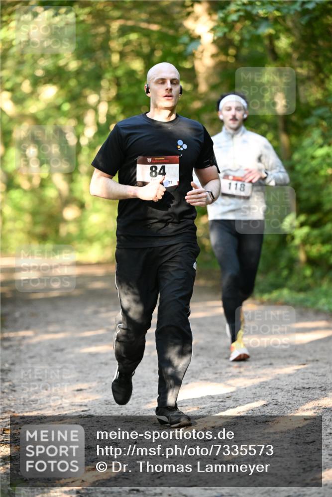 06.10.2024 - Bramfelder Halbmarathon 2024 Dr. Thomas Lammeyer http://msf.ph/oto/7335573 06.10.2024 09:55:58 Laufen 3, 84, 72, 118 meine-sportfotos.de