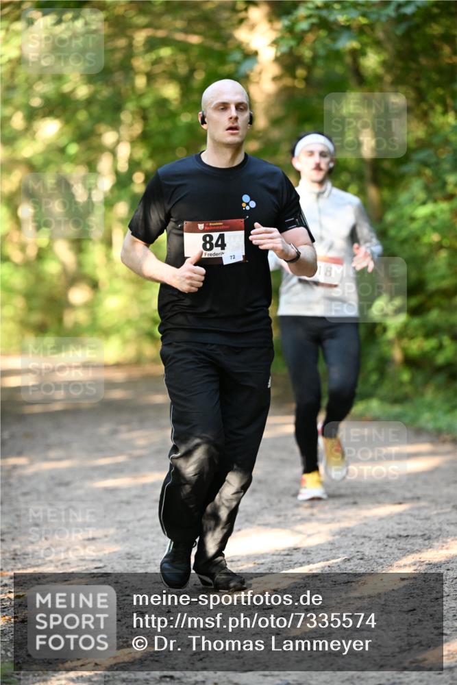 06.10.2024 - Bramfelder Halbmarathon 2024 Dr. Thomas Lammeyer http://msf.ph/oto/7335574 06.10.2024 09:55:58 Laufen 33, 84, 72, 18 meine-sportfotos.de