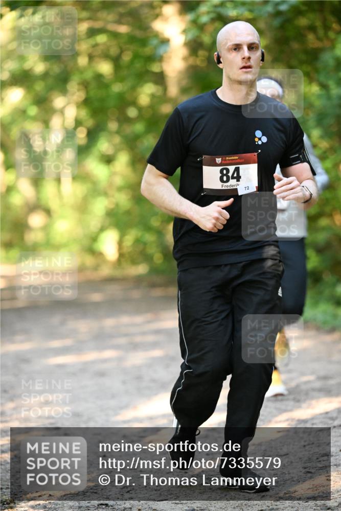 06.10.2024 - Bramfelder Halbmarathon 2024 Dr. Thomas Lammeyer http://msf.ph/oto/7335579 06.10.2024 09:55:58 Laufen 33, 84, 72 meine-sportfotos.de