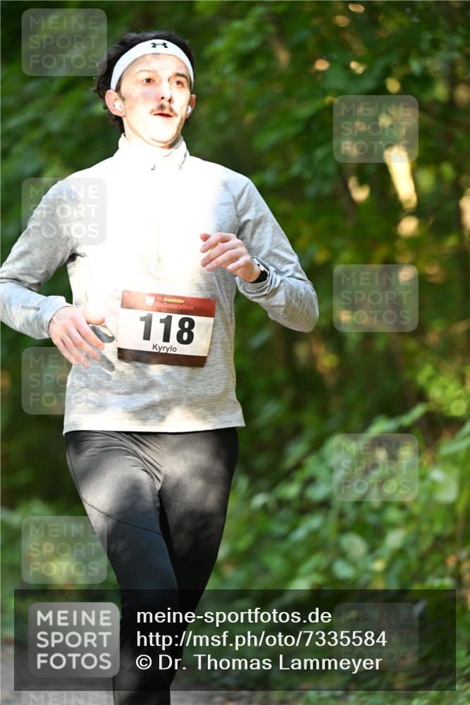 06.10.2024 - Bramfelder Halbmarathon 2024 Dr. Thomas Lammeyer http://msf.ph/oto/7335584 06.10.2024 09:56:00 Laufen 33, 118 meine-sportfotos.de