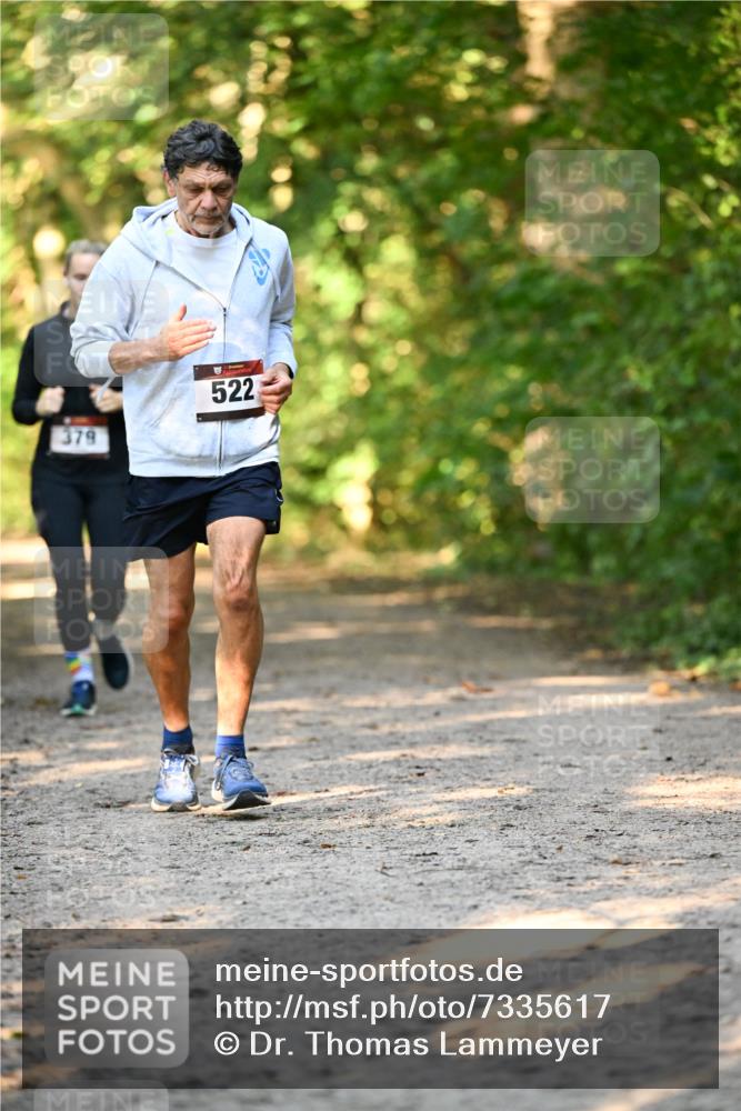 06.10.2024 - Bramfelder Halbmarathon 2024 Dr. Thomas Lammeyer http://msf.ph/oto/7335617 06.10.2024 09:56:45 Laufen 379, 522 meine-sportfotos.de
