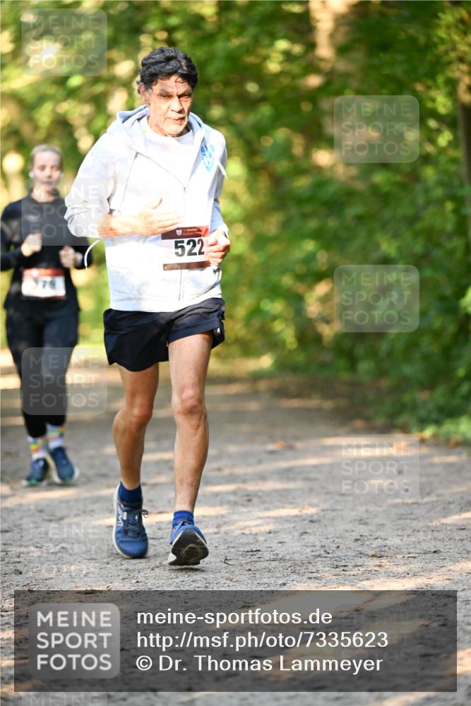 06.10.2024 - Bramfelder Halbmarathon 2024 Dr. Thomas Lammeyer http://msf.ph/oto/7335623 06.10.2024 09:56:46 Laufen 979, 522 meine-sportfotos.de
