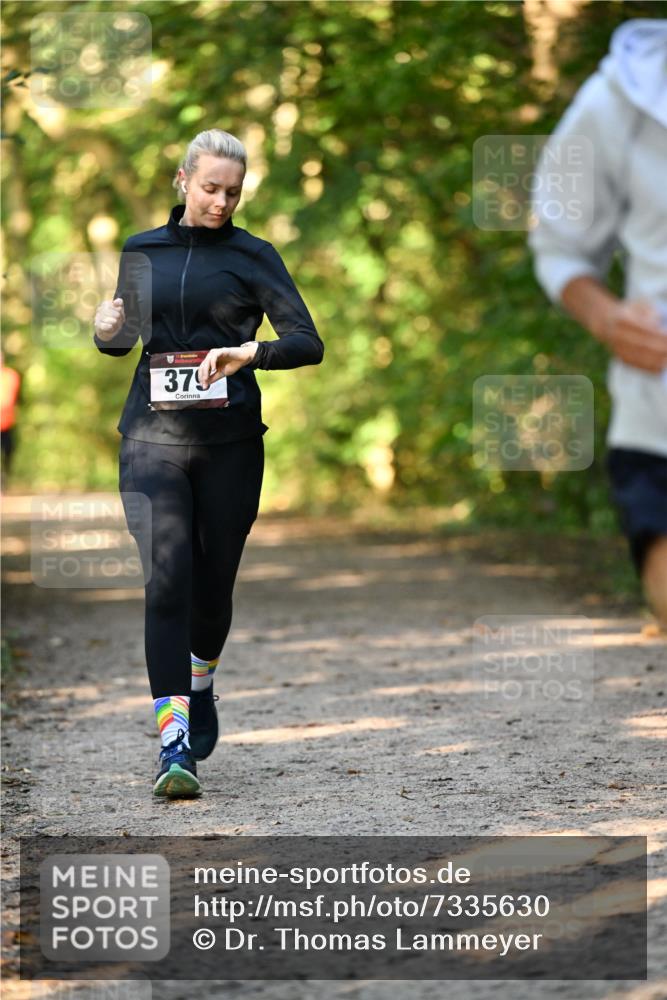 06.10.2024 - Bramfelder Halbmarathon 2024 Dr. Thomas Lammeyer http://msf.ph/oto/7335630 06.10.2024 09:56:48 Laufen 379 meine-sportfotos.de