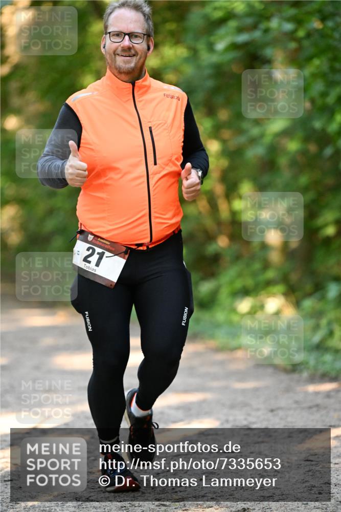 06.10.2024 - Bramfelder Halbmarathon 2024 Dr. Thomas Lammeyer http://msf.ph/oto/7335653 06.10.2024 09:57:08 Laufen 21 meine-sportfotos.de