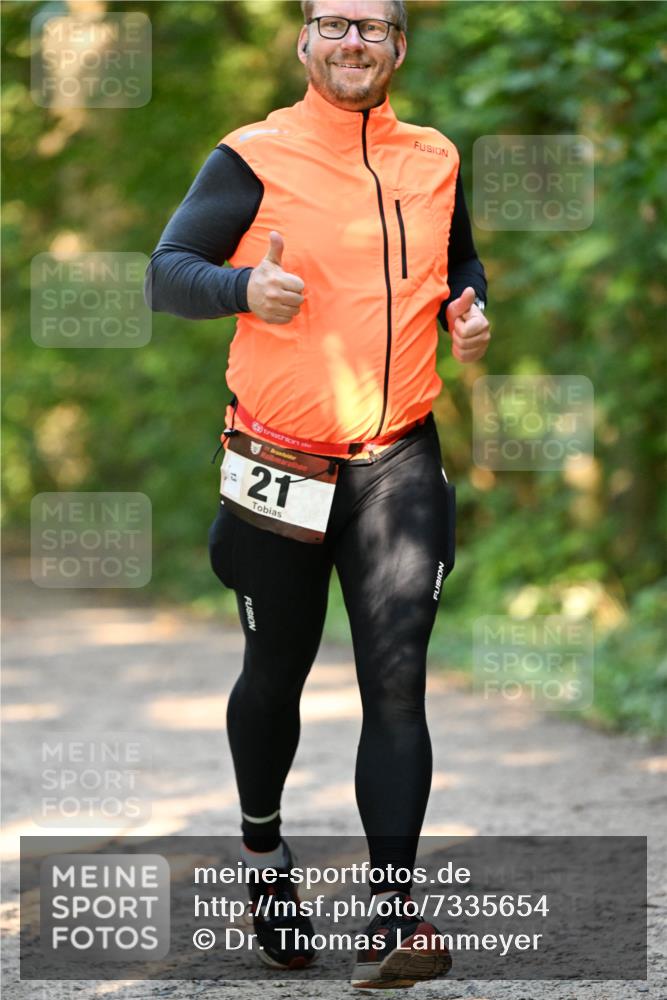 06.10.2024 - Bramfelder Halbmarathon 2024 Dr. Thomas Lammeyer http://msf.ph/oto/7335654 06.10.2024 09:57:08 Laufen 2, 21 meine-sportfotos.de