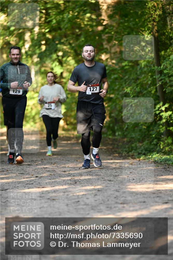 06.10.2024 - Bramfelder Halbmarathon 2024 Dr. Thomas Lammeyer http://msf.ph/oto/7335690 06.10.2024 09:57:21 Laufen 129, 127, 101 meine-sportfotos.de
